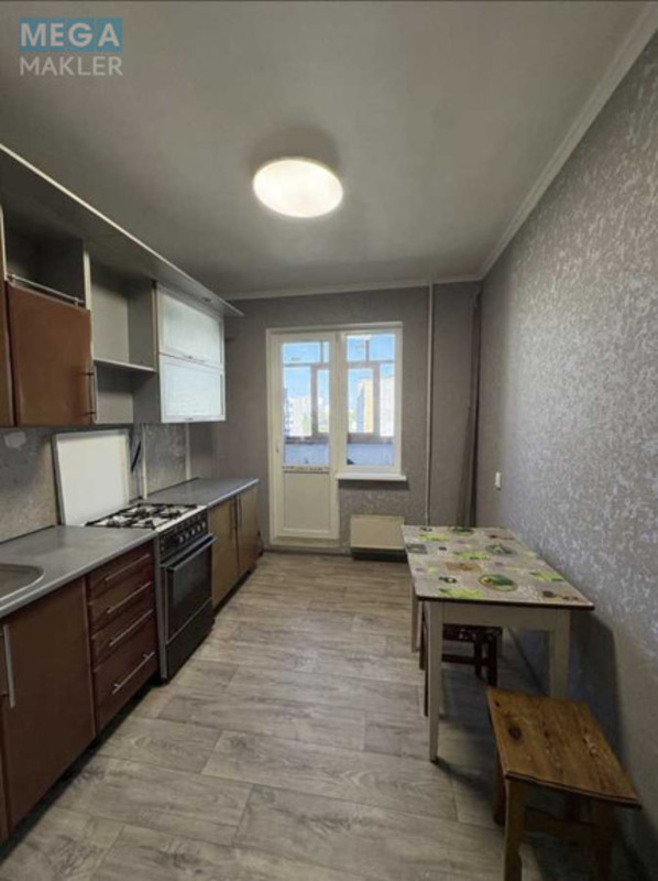 Продаж 3 кімнатної квартири (62/39/8), 8 пов. 9 пов. будинку, <a class="location-link" href="/chernigov/" title="Недвижимость Чернігів">Чернігів</a>, <a class="location-link" href="/chernigov/desnyanskij/" title="Недвижимость Деснянський район">Деснянський р-н</a>, Паркова, 7 (изображение 9)