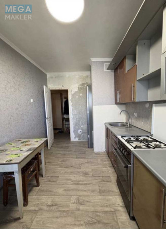 Продаж 3 кімнатної квартири (62/39/8), 8 пов. 9 пов. будинку, <a class="location-link" href="/chernigov/" title="Недвижимость Чернігів">Чернігів</a>, <a class="location-link" href="/chernigov/desnyanskij/" title="Недвижимость Деснянський район">Деснянський р-н</a>, Паркова, 7 (изображение 10)