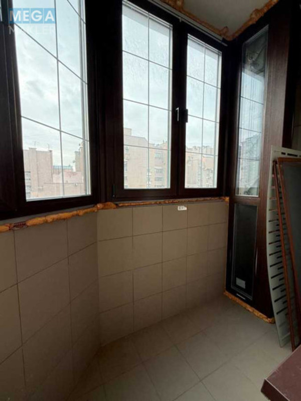 Продаж 3 кімнатної квартири (110/61/14,5), 8 пов. 12 пов. будинку, <a class="location-link" href="/kiev/" title="Недвижимость Київ">Київ</a>, <a class="location-link" href="/kiev/goloseevskij/" title="Недвижимость Голосіївський район">Голосіївський р-н</a>, Антоновича вул., 103 (изображение 9)