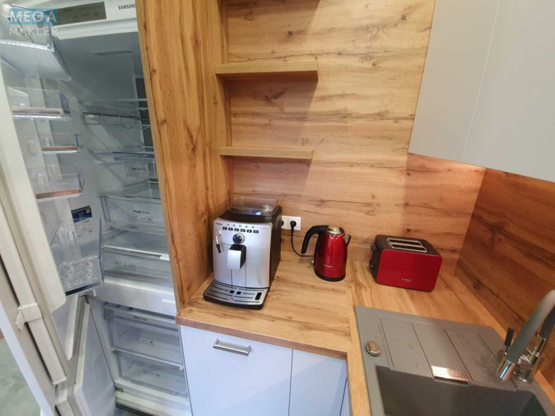 Оренда 1 кімнатної квартири, <a class="location-link" href="/kiev/" title="Недвижимость Київ">Київ</a>, <a class="location-link" href="/kiev/pecherskij/" title="Недвижимость Печерський район">Печерський р-н</a>, Лаврська вул., 6 (изображение 5)