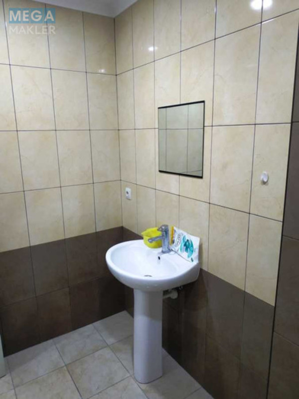 Оренда комерційної нерухомості, 27&nbsp;кв.м, под офис, <a class="location-link" href="/kiev/" title="Недвижимость Київ">Київ</a>, <a class="location-link" href="/kiev/goloseevskij/" title="Недвижимость Голосіївський район">Голосіївський р-н</a>, Михайла Ломоносова вул., 36а (изображение 9)