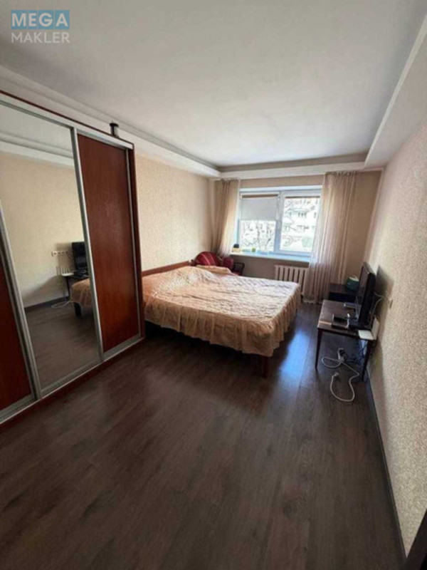 Продаж 2 кімнатної квартири (55/29/7), 3 пов. 9 пов. будинку, <a class="location-link" href="/kiev/" title="Недвижимость Київ">Київ</a>, <a class="location-link" href="/kiev/goloseevskij/" title="Недвижимость Голосіївський район">Голосіївський р-н</a>, Большая Васильковская ул., 102 (изображение 4)