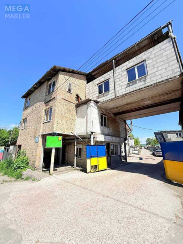 Продаж комерційної нерухомості, 213,60&nbsp;кв.м, под магазин, <a class="location-link" href="/kiev/" title="Недвижимость Київ">Київ</a>, <a class="location-link" href="/kiev/podolskij/" title="Недвижимость Подільський район">Подільський р-н</a>, Сирецька вул., 39 (изображение 2)
