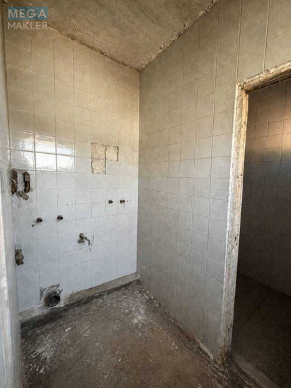 Продаж комерційної нерухомості, 213,60&nbsp;кв.м, под магазин, <a class="location-link" href="/kiev/" title="Недвижимость Київ">Київ</a>, <a class="location-link" href="/kiev/podolskij/" title="Недвижимость Подільський район">Подільський р-н</a>, Сирецька вул., 39 (изображение 9)