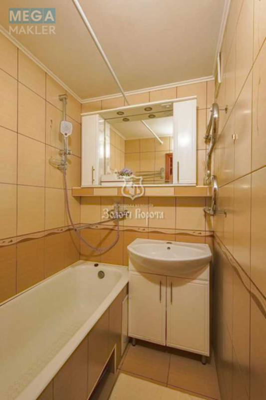 Продаж 3 кімнатної квартири (67,8/43/8,1), 1 пов. 16 пов. будинку, <a class="location-link" href="/kiev/" title="Недвижимость Київ">Київ</a>, <a class="location-link" href="/kiev/svyatoshinskij/" title="Недвижимость Святошинський район">Святошинський р-н</a>, Академіка Корольова просп., 12і (изображение 11)
