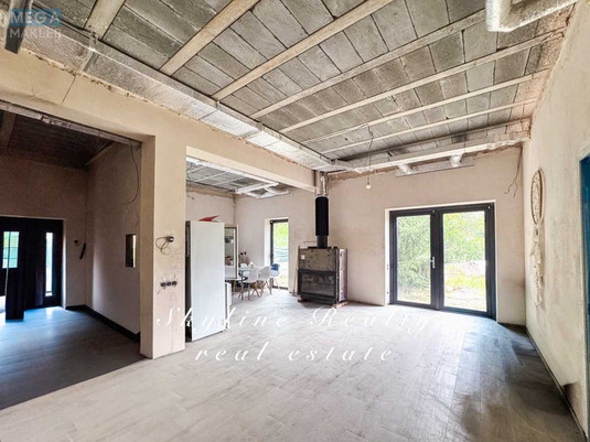 Продаж дома, 1&nbsp; поверх, 151&nbsp;кв.м, 5&nbsp;кімнат, ділянка 5&nbsp;соток, <a class="location-link" href="/kiev/" title="Недвижимость Київ">Київ</a>, <a class="location-link" href="/kiev/darnickij/" title="Недвижимость Дарницький район">Дарницький р-н</a>, 49-а Садова вул. (изображение 10)