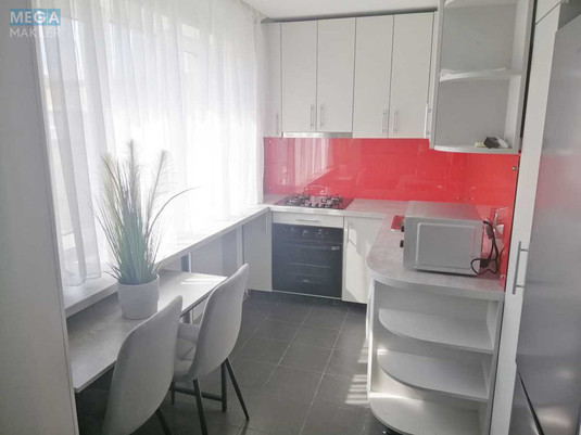 Продаж 1 кімнатної квартири (35/17/7), 9 пов. 9 пов. будинку, <a class="location-link" href="/kiev/" title="Недвижимость Київ">Київ</a>, <a class="location-link" href="/kiev/pecherskij/" title="Недвижимость Печерський район">Печерський р-н</a>, Лаврська вул., 4 (изображение 7)