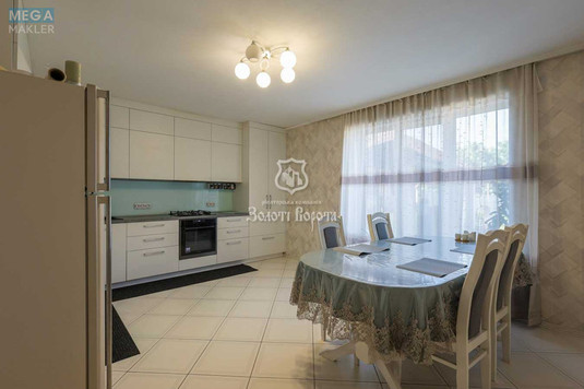Продаж дома, 2&nbsp;поверху, 266,70&nbsp;кв.м, 9&nbsp;кімнат, ділянка 34&nbsp;сотки, <a class="location-link" href="/glevaha/" title="Недвижимость Глеваха">Глеваха</a>, Коцюбинського, 17 (изображение 11)