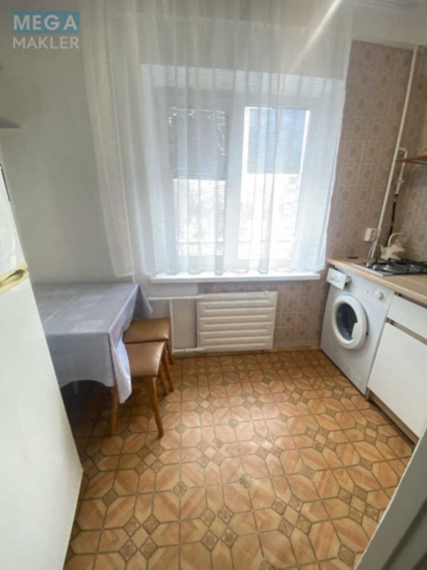 Оренда 1 кімнатної квартири, <a class="location-link" href="/kiev/" title="Недвижимость Київ">Київ</a>, <a class="location-link" href="/kiev/podolskij/" title="Недвижимость Подільський район">Подільський р-н</a>, Правды просп., 88 (изображение 8)