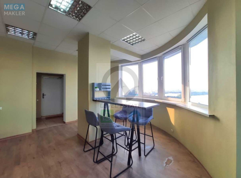Оренда комерційної нерухомості, 90&nbsp;кв.м, под офис, <a class="location-link" href="/kiev/" title="Недвижимость Київ">Київ</a>, <a class="location-link" href="/kiev/obolonskij/" title="Недвижимость Оболонський район">Оболонський р-н</a>, Оболонская Набережная ул., 1К2 (изображение 2)