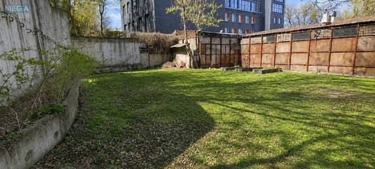 Продаж дома, 2&nbsp;поверху, 160&nbsp;кв.м, 3&nbsp;кімнати, ділянка 10&nbsp;соток, <a class="location-link" href="/kiev/" title="Недвижимость Київ">Київ</a>, <a class="location-link" href="/kiev/podolskij/" title="Недвижимость Подільський район">Подільський р-н</a>, Нижньоюрківська вул., 39а (изображение 2)