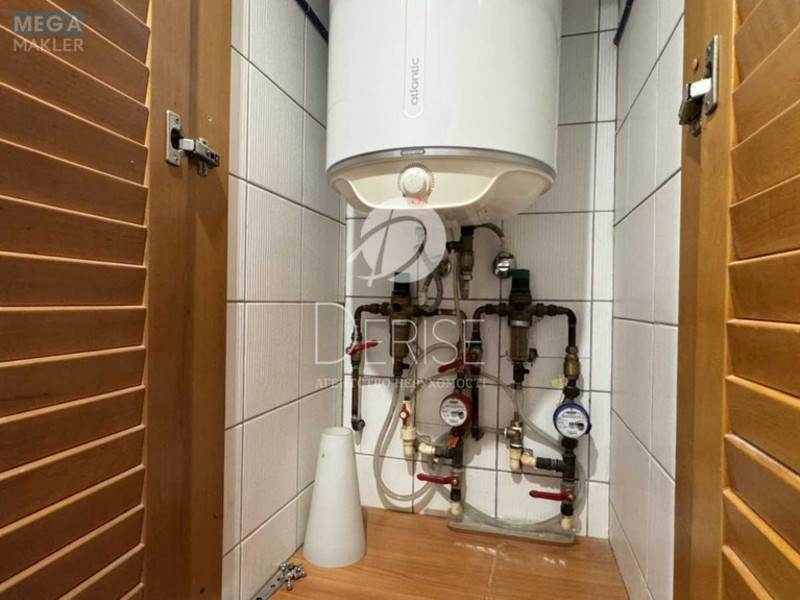 Продаж 3 кімнатної квартири (75/40/20), 5 пов. 5 пов. будинку, <a class="location-link" href="/kiev/" title="Недвижимость Київ">Київ</a>, <a class="location-link" href="/kiev/pecherskij/" title="Недвижимость Печерський район">Печерський р-н</a>, Ивана Мазепы ул., 4 (изображение 6)