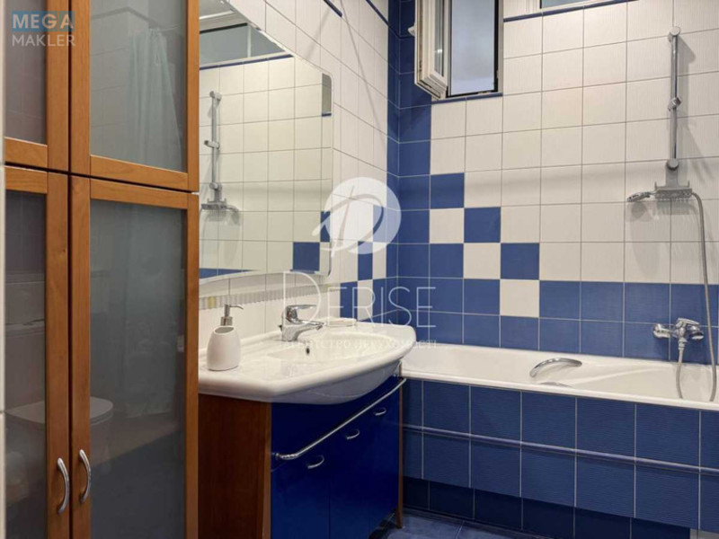 Продаж 3 кімнатної квартири (75/40/20), 5 пов. 5 пов. будинку, <a class="location-link" href="/kiev/" title="Недвижимость Київ">Київ</a>, <a class="location-link" href="/kiev/pecherskij/" title="Недвижимость Печерський район">Печерський р-н</a>, Ивана Мазепы ул., 4 (изображение 8)