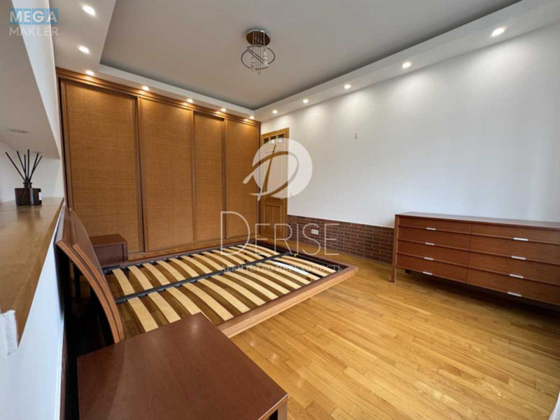 Продаж 3 кімнатної квартири (75/40/20), 5 пов. 5 пов. будинку, <a class="location-link" href="/kiev/" title="Недвижимость Київ">Київ</a>, <a class="location-link" href="/kiev/pecherskij/" title="Недвижимость Печерський район">Печерський р-н</a>, Ивана Мазепы ул., 4 (изображение 15)