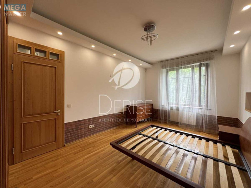 Продаж 3 кімнатної квартири (75/40/20), 5 пов. 5 пов. будинку, <a class="location-link" href="/kiev/" title="Недвижимость Київ">Київ</a>, <a class="location-link" href="/kiev/pecherskij/" title="Недвижимость Печерський район">Печерський р-н</a>, Ивана Мазепы ул., 4 (изображение 18)