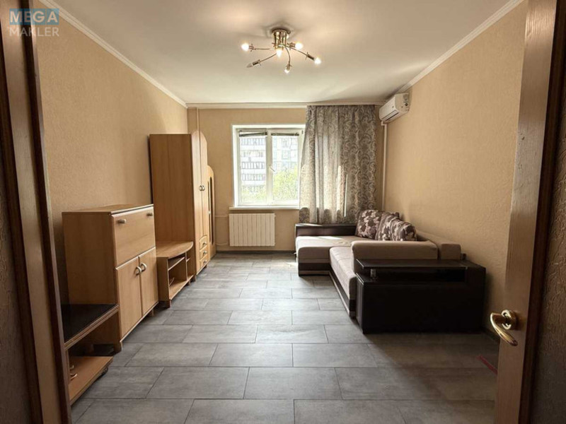 Продаж 3 кімнатної квартири (72/47/10), 5 пов. 10 пов. будинку, <a class="location-link" href="/kiev/" title="Недвижимость Київ">Київ</a>, <a class="location-link" href="/kiev/svyatoshinskij/" title="Недвижимость Святошинський район">Святошинський р-н</a>, Ірпінська вул., 62 (изображение 2)