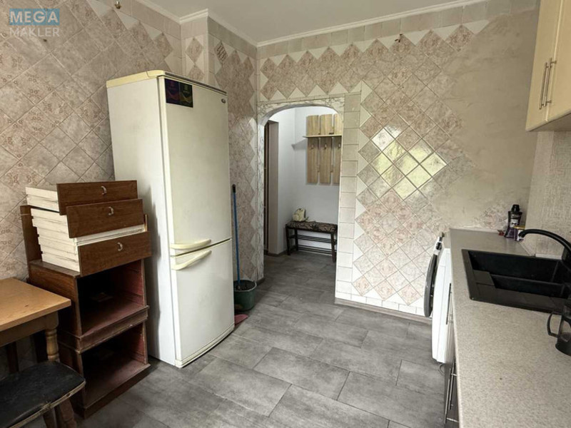 Продаж 3 кімнатної квартири (72/47/10), 5 пов. 10 пов. будинку, <a class="location-link" href="/kiev/" title="Недвижимость Київ">Київ</a>, <a class="location-link" href="/kiev/svyatoshinskij/" title="Недвижимость Святошинський район">Святошинський р-н</a>, Ірпінська вул., 62 (изображение 4)