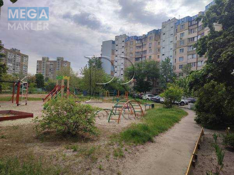 Продаж 3 кімнатної квартири (73/50/9), 8 пов. 9 пов. будинку, <a class="location-link" href="/kiev/" title="Недвижимость Київ">Київ</a>, <a class="location-link" href="/kiev/desnyanskij/" title="Недвижимость Деснянський район">Деснянський р-н</a>, Каштанова вулиця, 8 (изображение 15)