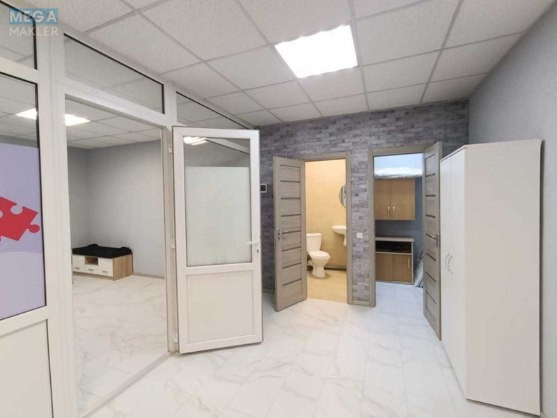 Продаж комерційної нерухомості, 57&nbsp;кв.м, под офис, <a class="location-link" href="/kiev/" title="Недвижимость Київ">Київ</a>, <a class="location-link" href="/kiev/darnickij/" title="Недвижимость Дарницький район">Дарницький р-н</a>, Євгена Харченка вул., 47 (изображение 8)