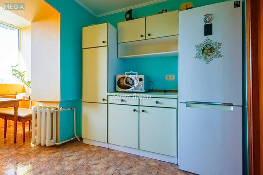 Продаж 3 кімнатної квартири (73,7/39/12,9), 10 пов. 10 пов. будинку, <a class="location-link" href="/kiev/" title="Недвижимость Київ">Київ</a>, <a class="location-link" href="/kiev/podolskij/" title="Недвижимость Подільський район">Подільський р-н</a>, Миколи Садовського вул., 12 (изображение 4)