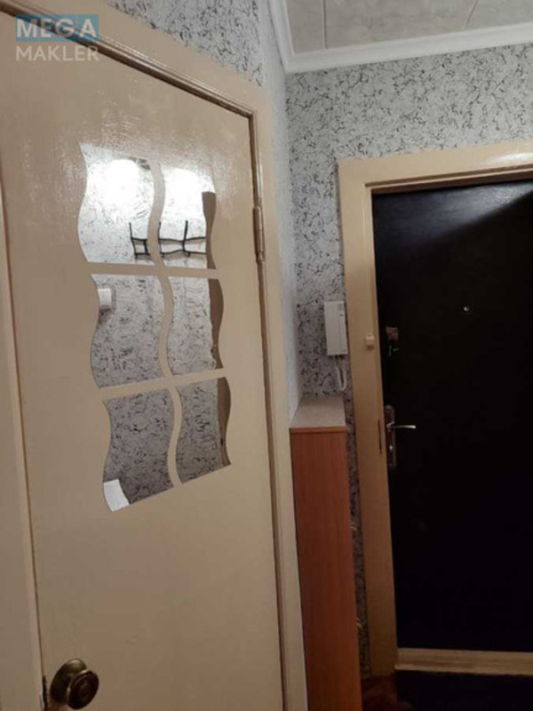 Оренда 1 кімнатної квартири, <a class="location-link" href="/kiev/" title="Недвижимость Київ">Київ</a>, <a class="location-link" href="/kiev/solomenskij/" title="Недвижимость Солом'янський район">Солом'янський р-н</a>, Академіка Стражеска вул., 11 (изображение 16)