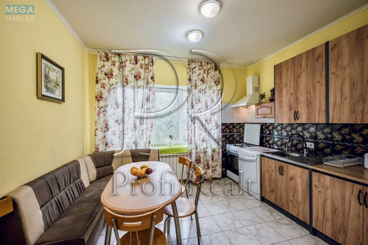 Продаж дома, 3&nbsp;поверху, 568&nbsp;кв.м, 6&nbsp;кімнат, ділянка 10&nbsp;соток, <a class="location-link" href="/kiev/" title="Недвижимость Київ">Київ</a>, <a class="location-link" href="/kiev/solomenskij/" title="Недвижимость Солом'янський район">Солом'янський р-н</a>, Нечуя-Левицького вул. (изображение 13)