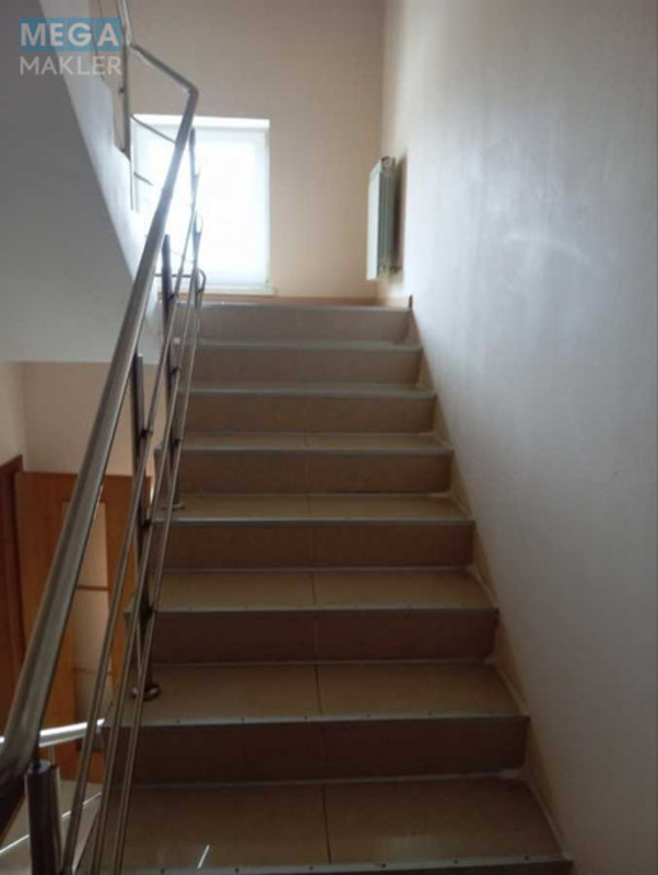 Продаж дома, 3&nbsp;поверху, 346&nbsp;кв.м, 8&nbsp;кімнат, ділянка 6&nbsp;соток, <a class="location-link" href="/kiev/" title="Недвижимость Київ">Київ</a>, <a class="location-link" href="/kiev/shevchenkovskij/" title="Недвижимость Шевченківський район">Шевченківський р-н</a>, Академика Туполева ул. (изображение 8)