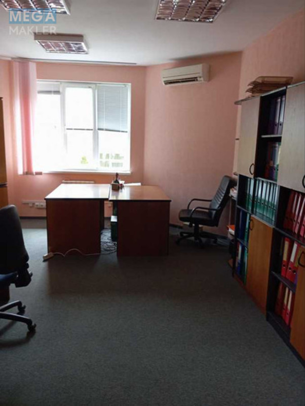 Продаж дома, 3&nbsp;поверху, 346&nbsp;кв.м, 8&nbsp;кімнат, ділянка 6&nbsp;соток, <a class="location-link" href="/kiev/" title="Недвижимость Київ">Київ</a>, <a class="location-link" href="/kiev/shevchenkovskij/" title="Недвижимость Шевченківський район">Шевченківський р-н</a>, Академика Туполева ул. (изображение 11)