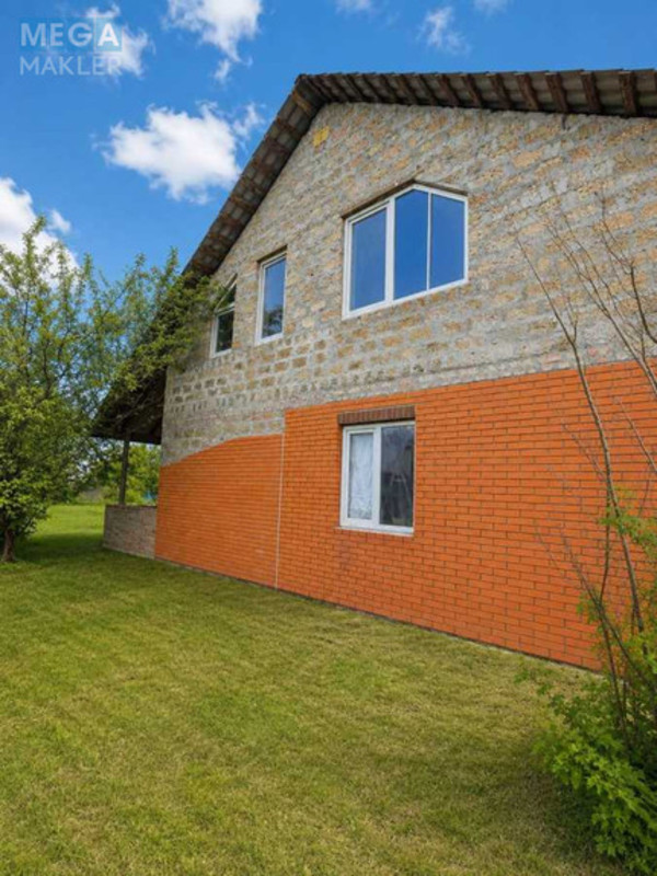 Продаж дома, 2&nbsp;поверху, 115&nbsp;кв.м, 4&nbsp;кімнати, ділянка 8&nbsp;соток, <a class="location-link" href="/malyutyanka/" title="Недвижимость Малютянка">Малютянка</a>, Липовий провулок, 3 (изображение 2)