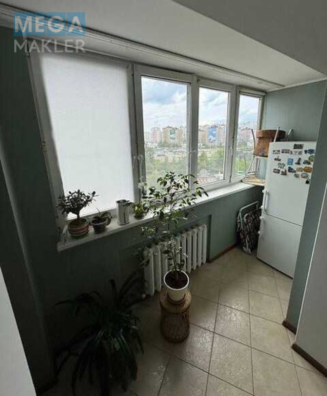 Продаж 2 кімнатної квартири (110,7/48,7/12,5), 10 пов. 25 пов. будинку, <a class="location-link" href="/kiev/" title="Недвижимость Київ">Київ</a>, <a class="location-link" href="/kiev/darnickij/" title="Недвижимость Дарницький район">Дарницький р-н</a>, Срібнокільська вул., 2а (изображение 3)