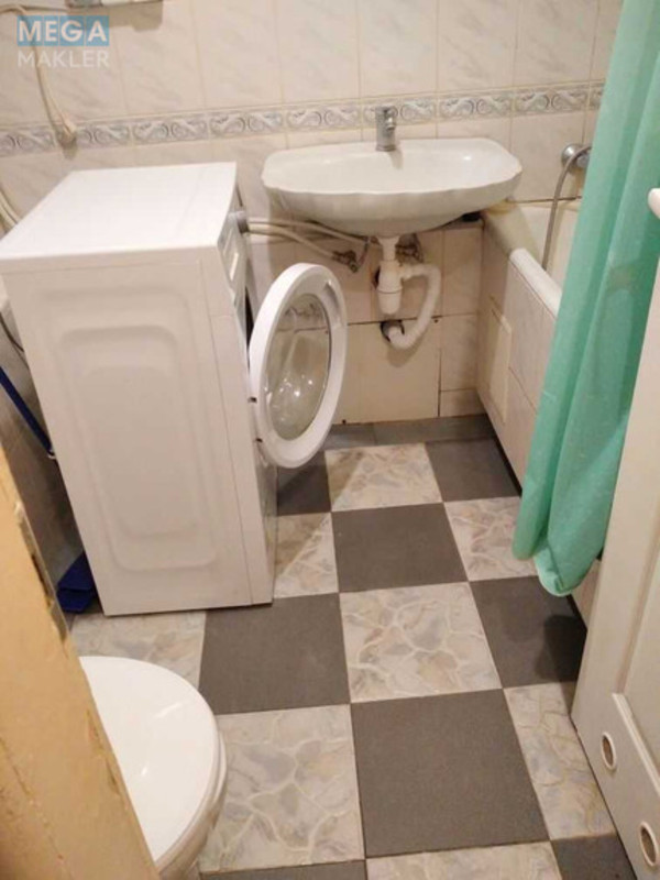Оренда 2 кімнатної квартири, <a class="location-link" href="/kiev/" title="Недвижимость Київ">Київ</a>, <a class="location-link" href="/kiev/dneprovskij/" title="Недвижимость Дніпровський район">Дніпровський р-н</a>, Тампере ул., 4 (изображение 2)