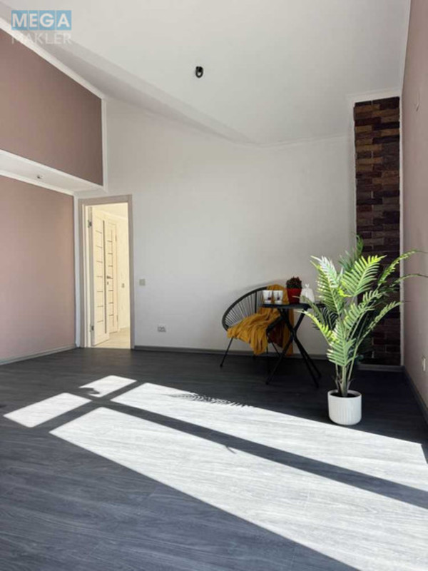 Продаж 2 кімнатної квартири (71/?/23), 4 пов. 4 пов. будинку, <a class="location-link" href="/petropavlovskaya-borshagovka/" title="Недвижимость Петропавлівська Борщагівка">Петропавлівська Борщагівка</a>, Бульвар Дружби, 2 (изображение 3)