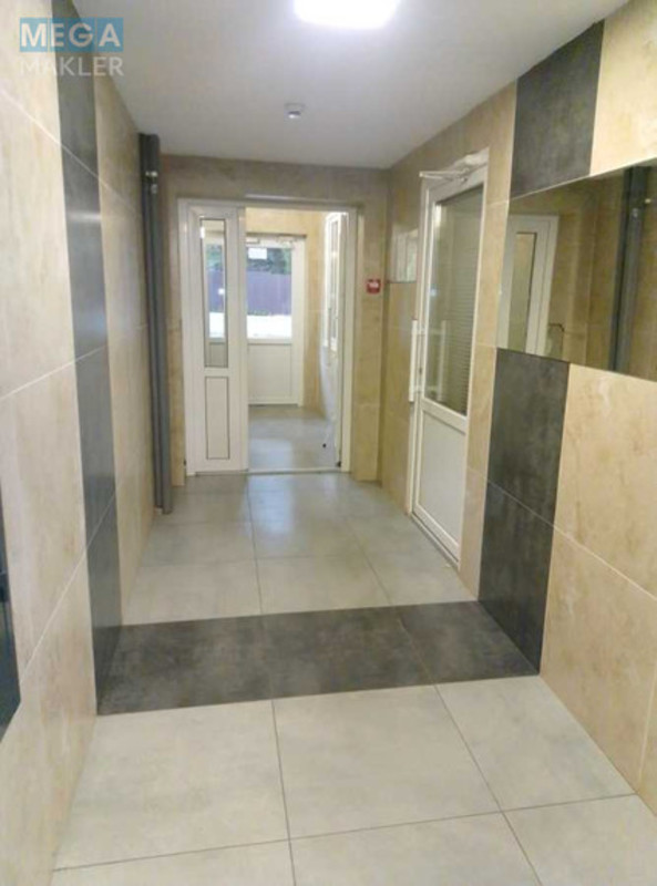 Оренда 1 кімнатної квартири, <a class="location-link" href="/kiev/" title="Недвижимость Київ">Київ</a>, <a class="location-link" href="/kiev/solomenskij/" title="Недвижимость Солом'янський район">Солом'янський р-н</a>, Новополевая ул., 2 (изображение 5)