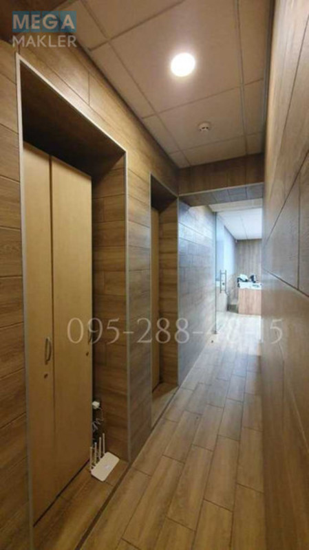 Продаж комерційної нерухомості, 317&nbsp;кв.м, под офис, <a class="location-link" href="/kiev/" title="Недвижимость Київ">Київ</a>, <a class="location-link" href="/kiev/pecherskij/" title="Недвижимость Печерський район">Печерський р-н</a>, Лесі Українки бульв., 10а (изображение 17)