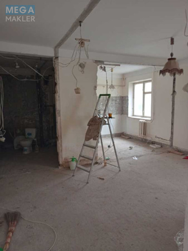 Продаж 3 кімнатної квартири (63/39/7), 1 пов. 9 пов. будинку, <a class="location-link" href="/kiev/" title="Недвижимость Київ">Київ</a>, <a class="location-link" href="/kiev/pecherskij/" title="Недвижимость Печерський район">Печерський р-н</a>, Евгения Коновальца ул., 37 (изображение 10)