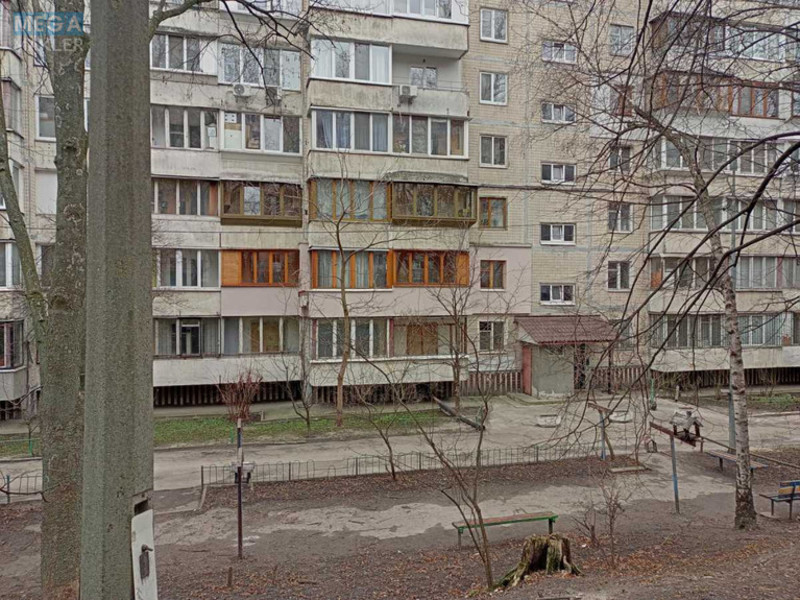 Продаж 3 кімнатної квартири (63/39/7), 1 пов. 9 пов. будинку, <a class="location-link" href="/kiev/" title="Недвижимость Київ">Київ</a>, <a class="location-link" href="/kiev/pecherskij/" title="Недвижимость Печерський район">Печерський р-н</a>, Евгения Коновальца ул., 37 (изображение 14)