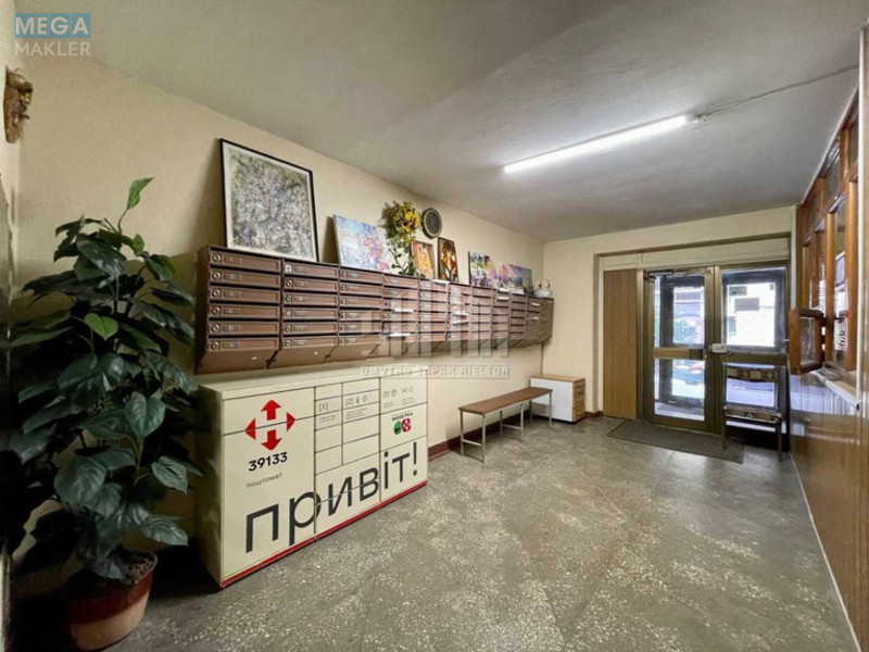 Продаж 2 кімнатної квартири (56,2/32/8,2), 11 пов. 12 пов. будинку, <a class="location-link" href="/kiev/" title="Недвижимость Київ">Київ</a>, <a class="location-link" href="/kiev/goloseevskij/" title="Недвижимость Голосіївський район">Голосіївський р-н</a>, Владимира Антоновича ул., 102 (изображение 4)