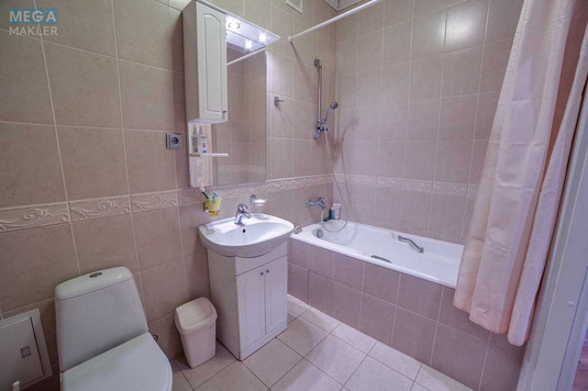 Оренда 2 кімнатної квартири, <a class="location-link" href="/kiev/" title="Недвижимость Київ">Київ</a>, <a class="location-link" href="/kiev/pecherskij/" title="Недвижимость Печерський район">Печерський р-н</a>, Крещатик ул., 21 (изображение 8)