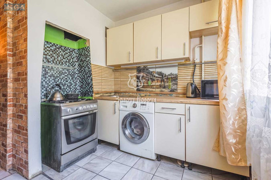 Продаж 3 кімнатної квартири (71/46/6,5), 2 пов. 9 пов. будинку, <a class="location-link" href="/kiev/" title="Недвижимость Київ">Київ</a>, <a class="location-link" href="/kiev/svyatoshinskij/" title="Недвижимость Святошинський район">Святошинський р-н</a>, Академіка Корольова просп., 12г (изображение 2)