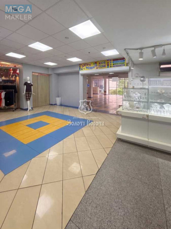 Продаж комерційної нерухомості, 222&nbsp;кв.м, под офис, <a class="location-link" href="/kiev/" title="Недвижимость Київ">Київ</a>, <a class="location-link" href="/kiev/svyatoshinskij/" title="Недвижимость Святошинський район">Святошинський р-н</a>, Берестейський просп., 136 (изображение 6)