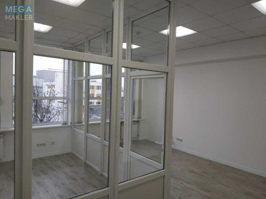 Оренда комерційної нерухомості, 35&nbsp;кв.м, под офис, <a class="location-link" href="/kiev/" title="Недвижимость Київ">Київ</a>, <a class="location-link" href="/kiev/dneprovskij/" title="Недвижимость Дніпровський район">Дніпровський р-н</a>, Евгения Сверстюка ул., 11ж (изображение 2)