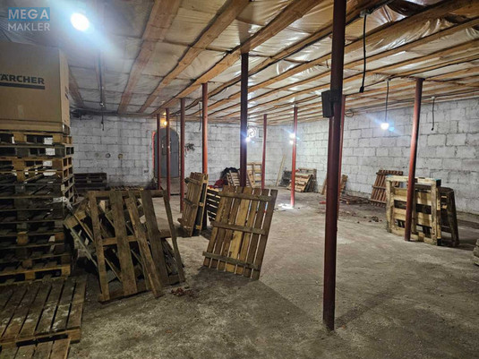 Продаж окремої будівлі/побудови, 2&nbsp;085&nbsp;кв.м, под производство, <a class="location-link" href="/malyutyanka/" title="Недвижимость Малютянка">Малютянка</a>, Перемоги, 11 (изображение 2)