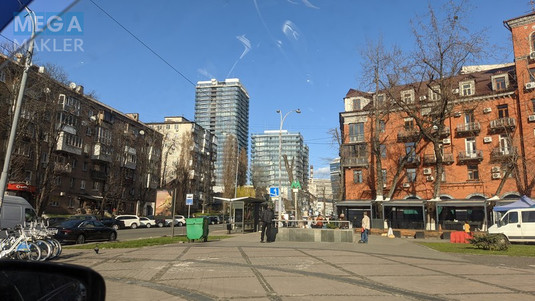 Оренда 2 кімнатної квартири, стандарт, <a class="location-link" href="/kiev/" title="Недвижимость Київ">Київ</a>, <a class="location-link" href="/kiev/pecherskij/" title="Недвижимость Печерський район">Печерський р-н</a>, Первомайского 9А ( <img src="https://megamakler.com.ua/metro/00ff00.gif" alt="" class="metro" /> м. Кловская, 2 ) (изображение 11)