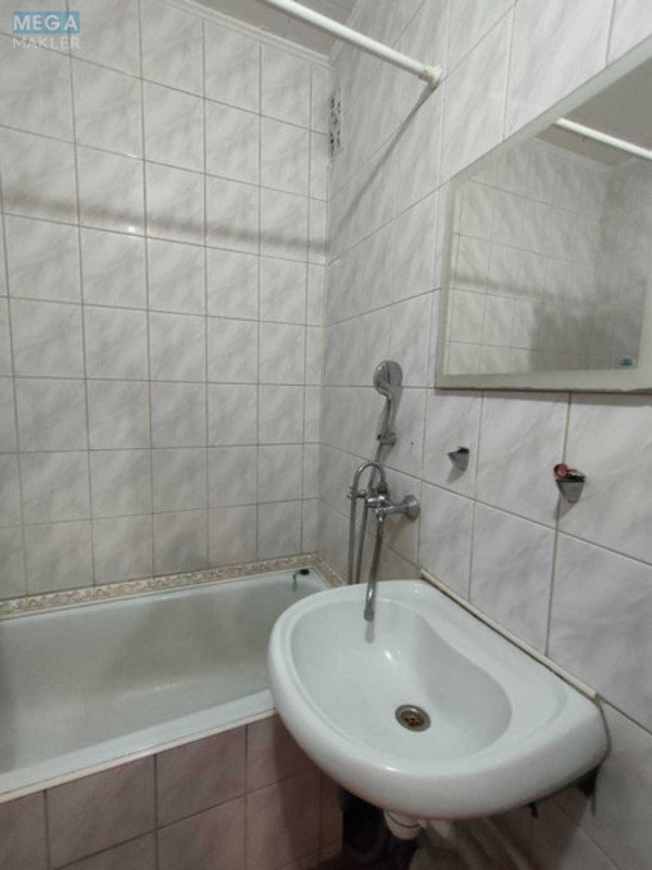 Оренда 1 кімнатної квартири, <a class="location-link" href="/kiev/" title="Недвижимость Київ">Київ</a>, <a class="location-link" href="/kiev/darnickij/" title="Недвижимость Дарницький район">Дарницький р-н</a>, Анни Ахматової вул., 37 (изображение 18)