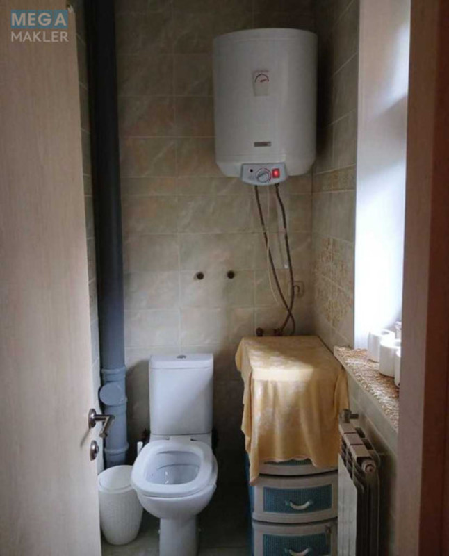 Продаж дома, 2&nbsp;поверху, 135,60&nbsp;кв.м, 5&nbsp;кімнат, ділянка 8&nbsp;соток, <a class="location-link" href="/kiev/" title="Недвижимость Київ">Київ</a>, <a class="location-link" href="/kiev/svyatoshinskij/" title="Недвижимость Святошинський район">Святошинський р-н</a>, Звязківців вул., 2 (изображение 7)
