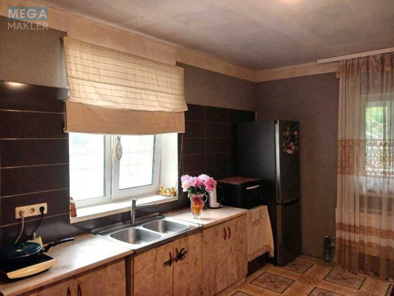 Продаж дома, 2&nbsp;поверху, 135,60&nbsp;кв.м, 5&nbsp;кімнат, ділянка 8&nbsp;соток, <a class="location-link" href="/kiev/" title="Недвижимость Київ">Київ</a>, <a class="location-link" href="/kiev/svyatoshinskij/" title="Недвижимость Святошинський район">Святошинський р-н</a>, Звязківців вул., 2 (изображение 12)