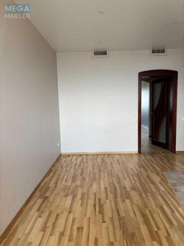 Продаж 4 кімнатної квартири (142/?/27), 19 пов. 25 пов. будинку, <a class="location-link" href="/kiev/" title="Недвижимость Київ">Київ</a>, <a class="location-link" href="/kiev/solomenskij/" title="Недвижимость Солом'янський район">Солом'янський р-н</a>, Клиническая ул., 23/25 (изображение 5)