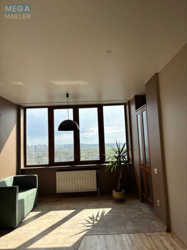 Продаж 4 кімнатної квартири (142/?/27), 19 пов. 25 пов. будинку, <a class="location-link" href="/kiev/" title="Недвижимость Київ">Київ</a>, <a class="location-link" href="/kiev/solomenskij/" title="Недвижимость Солом'янський район">Солом'янський р-н</a>, Клиническая ул., 23/25 (изображение 9)