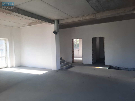 Продаж дома, 3&nbsp;поверху, 300&nbsp;кв.м, 6&nbsp;кімнат, ділянка 10&nbsp;соток, <a class="location-link" href="/kiev/" title="Недвижимость Київ">Київ</a>, <a class="location-link" href="/kiev/svyatoshinskij/" title="Недвижимость Святошинський район">Святошинський р-н</a>, Бударина ул., 45 (изображение 11)