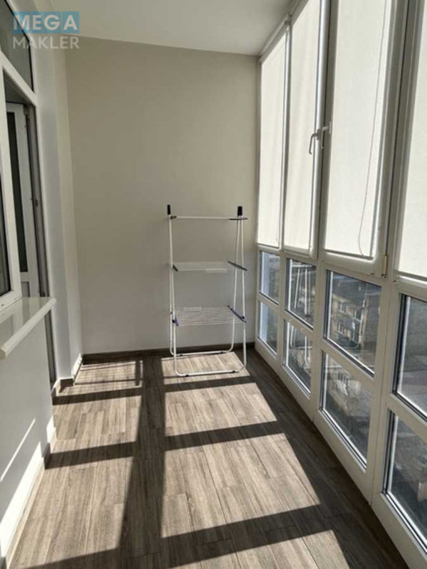 Продаж 3 кімнатної квартири (101/66/10), 7 пов. 18 пов. будинку, <a class="location-link" href="/kiev/" title="Недвижимость Київ">Київ</a>, <a class="location-link" href="/kiev/shevchenkovskij/" title="Недвижимость Шевченківський район">Шевченківський р-н</a>, Кирило-Мефодіївська вул., 2 (изображение 4)